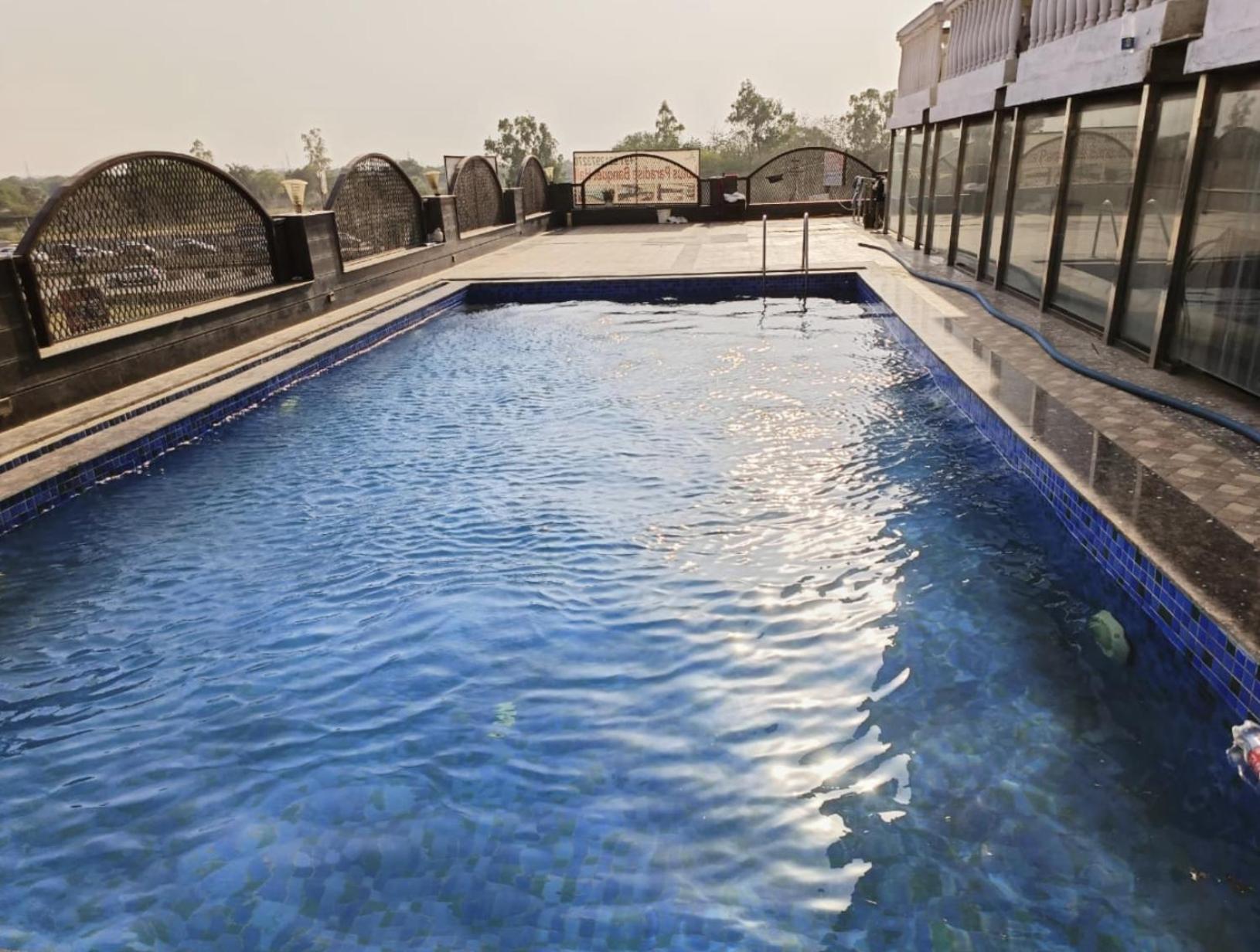 Hotel Lotus Paradise - Banquet & Dining - Near Murthal Sukhdev Rāi Exteriör bild