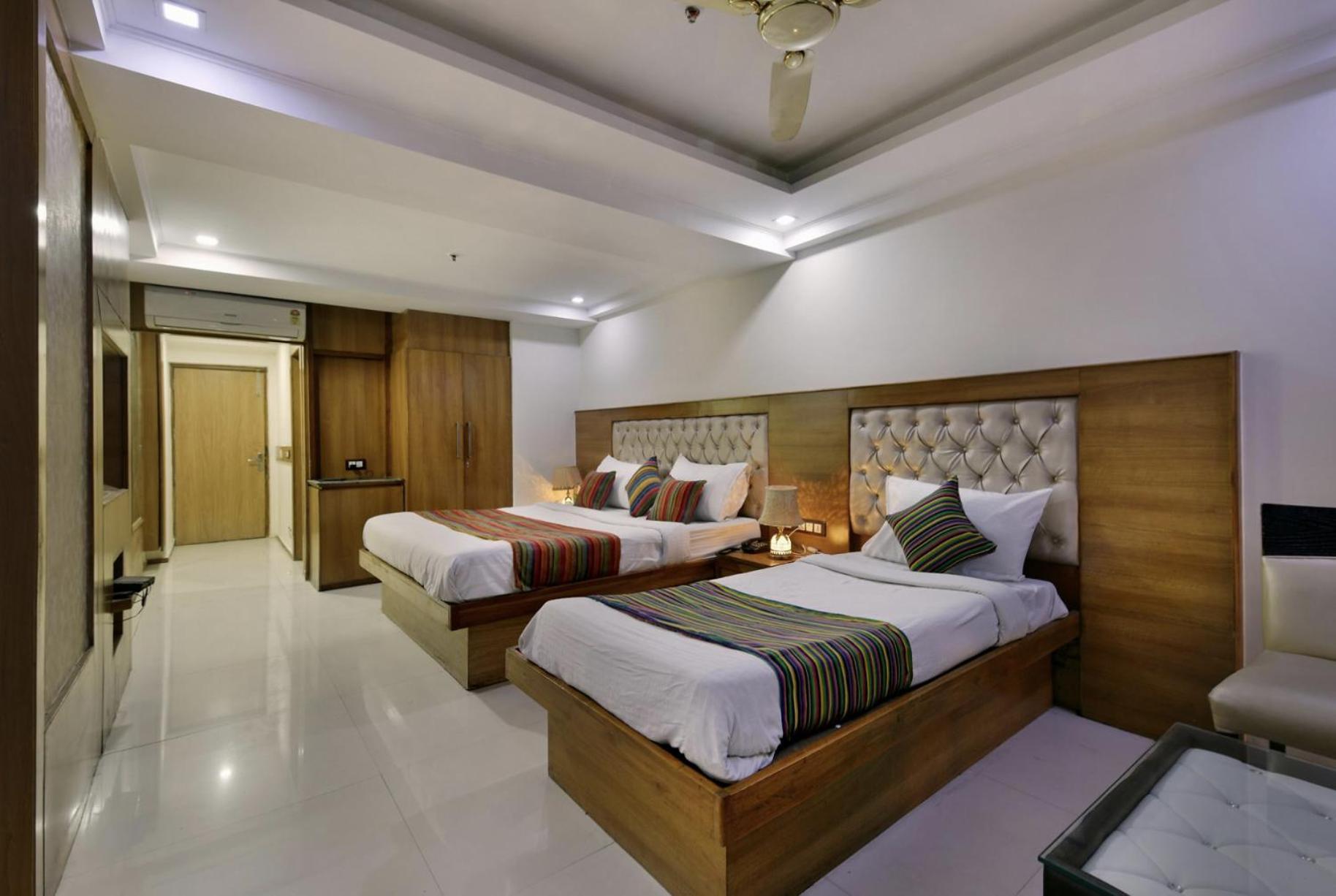 Hotel Lotus Paradise - Banquet & Dining - Near Murthal Sukhdev Rāi Exteriör bild