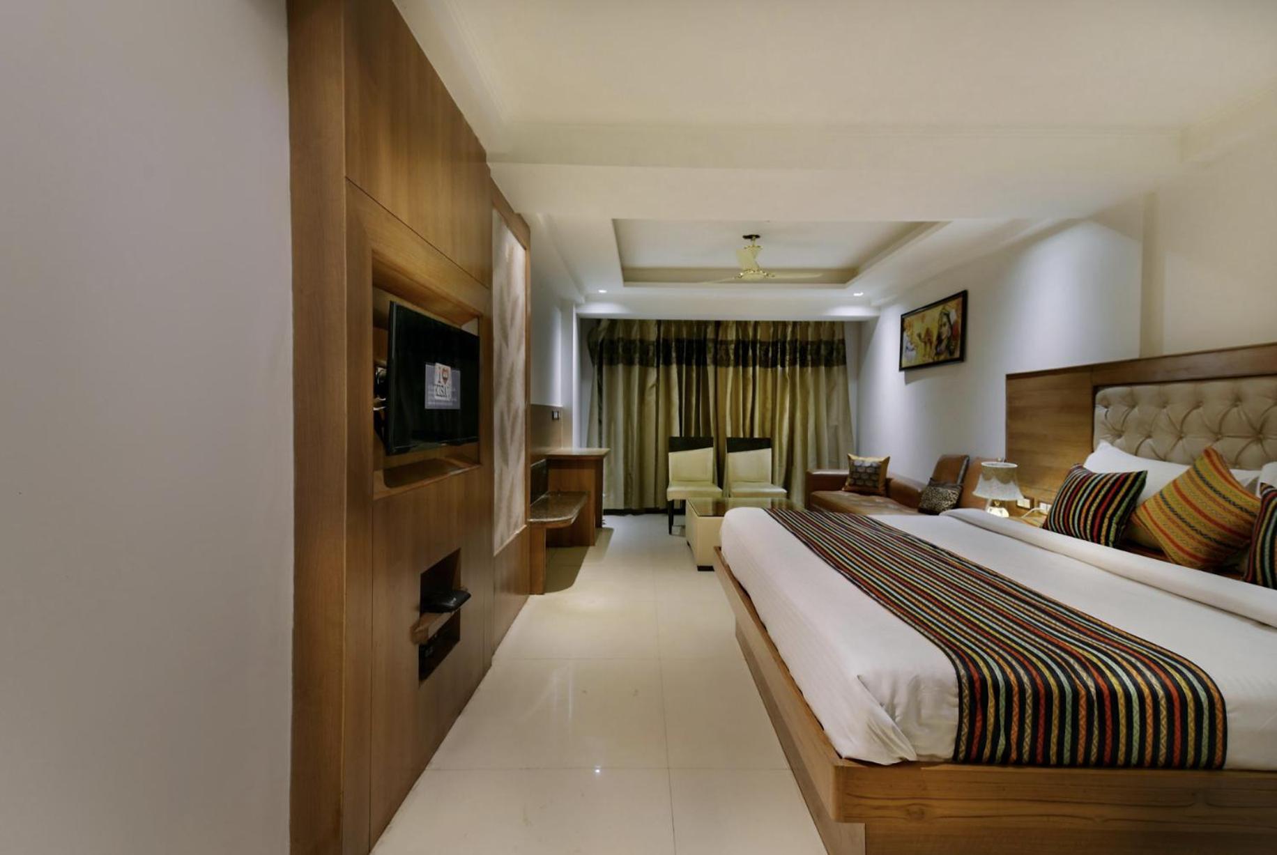 Hotel Lotus Paradise - Banquet & Dining - Near Murthal Sukhdev Rāi Exteriör bild