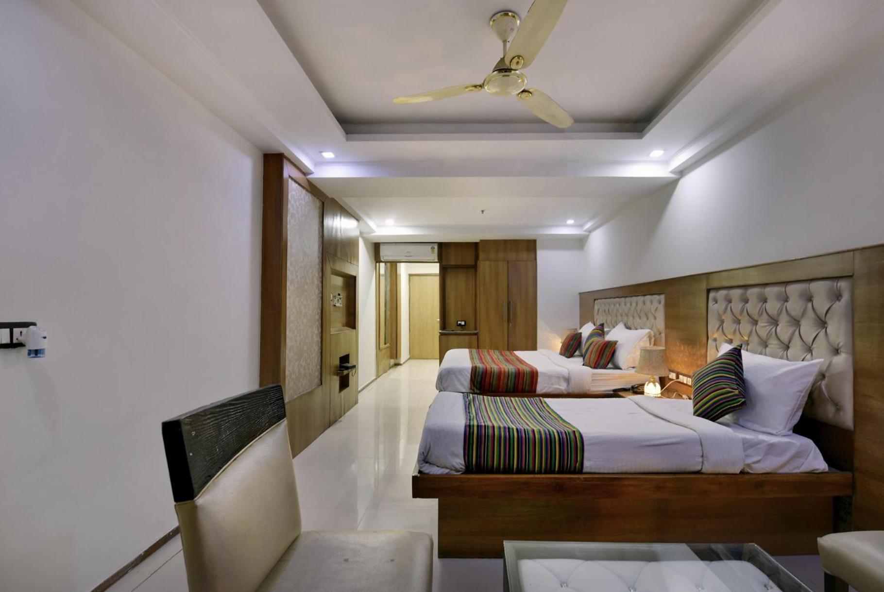 Hotel Lotus Paradise - Banquet & Dining - Near Murthal Sukhdev Rāi Exteriör bild