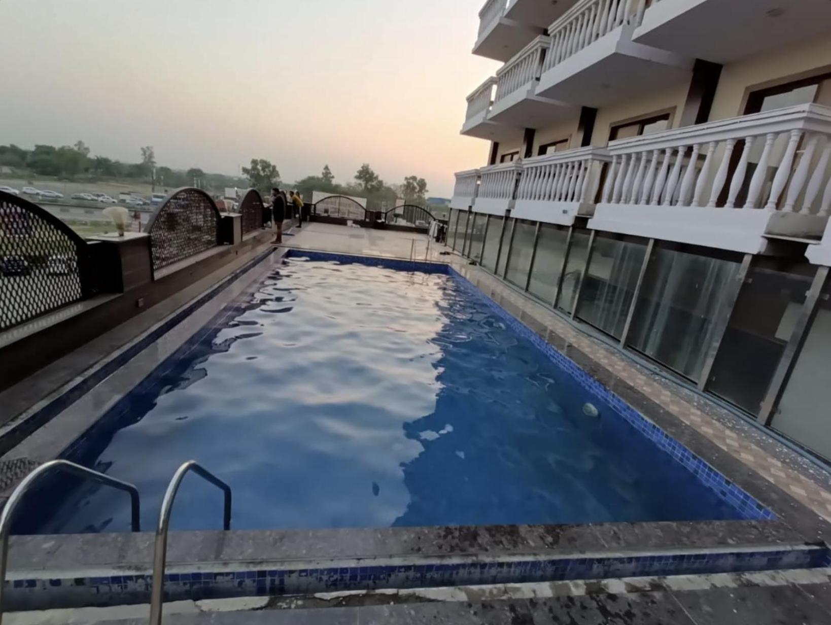 Hotel Lotus Paradise - Banquet & Dining - Near Murthal Sukhdev Rāi Exteriör bild